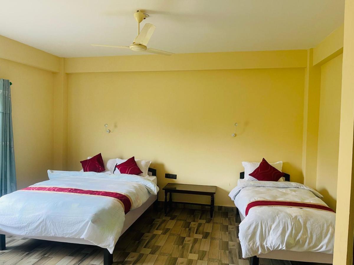 Hotel Happy Land Chitwan Eksteriør bilde